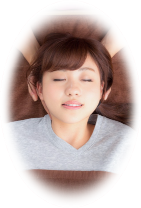 京都市西京区桂、ヘッドマッサージで眠る不眠症の女性
